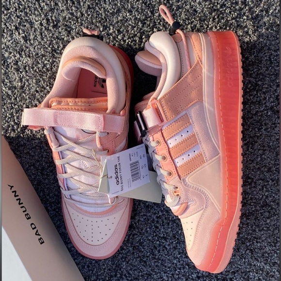 Bad Bunny X Forum Buckle “Easter egg” pink - Picture 1 of 4